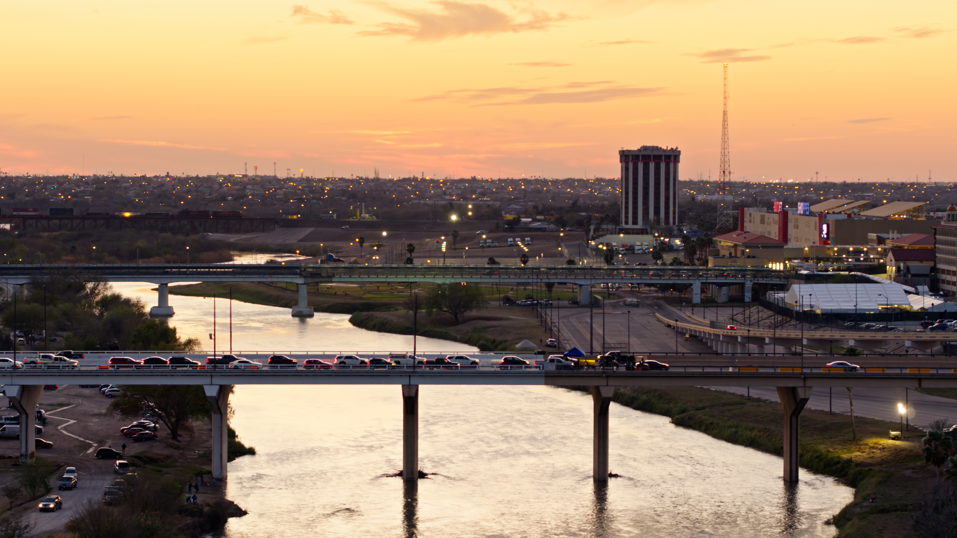 Bridge in Texas Border city expanding over the Rio Grande river.